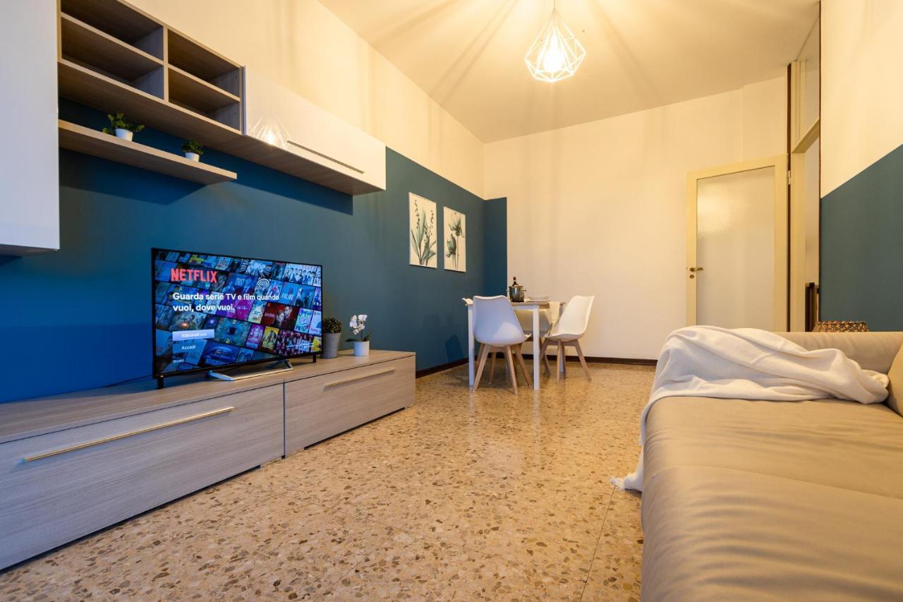 Blue Wave Apartment Arona - Lago Maggiore Extérieur photo