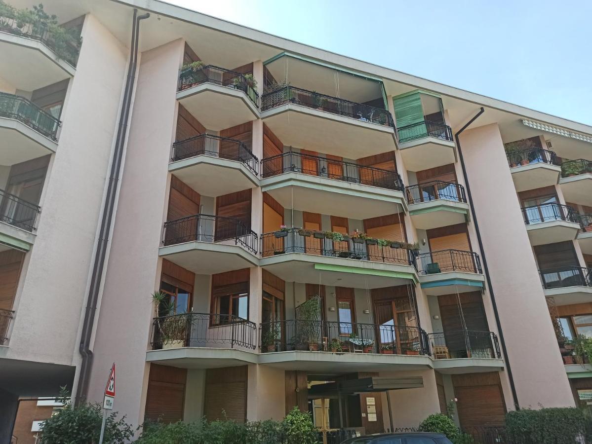 Blue Wave Apartment Arona - Lago Maggiore Extérieur photo
